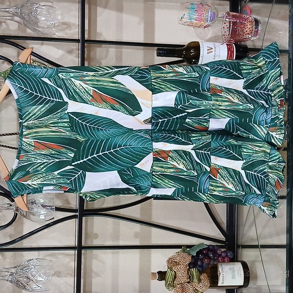 Tropical Dress - Picture 2 of 4